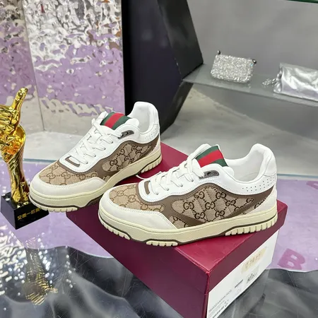 グッチ カジュアルシューズ