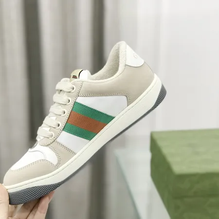 グッチ カジュアルシューズ