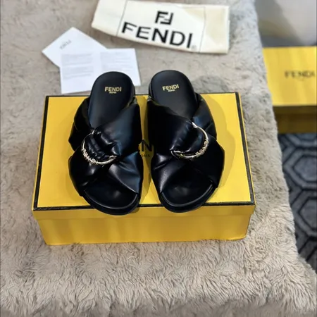 フェンディ スリッパ