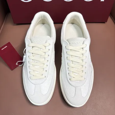 グッチ カジュアルシューズ