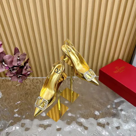 ヴァレンティノ サンダル