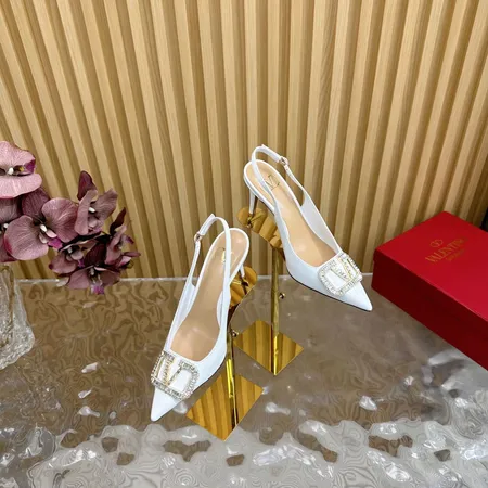 ヴァレンティノ サンダル