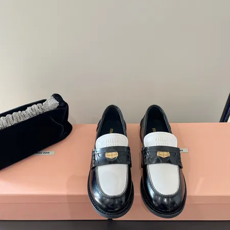 ミュウミュウ ビジネスシューズ