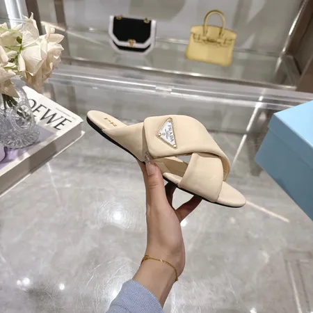 プラダ スリッパ