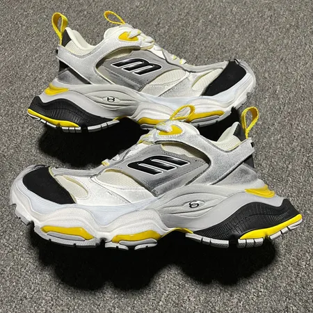 バレンシアガ スニーカー