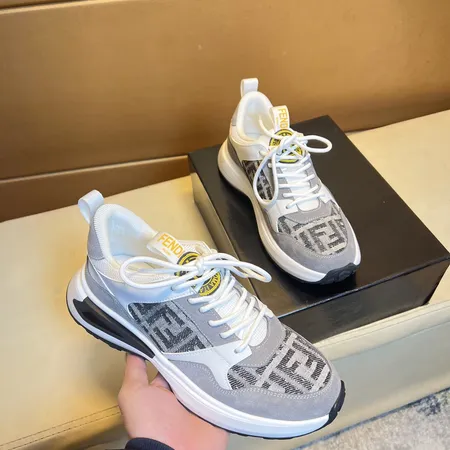 フェンディ スニーカー