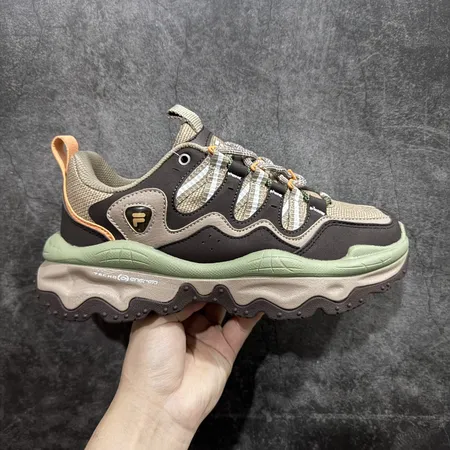 フィラ スニーカー