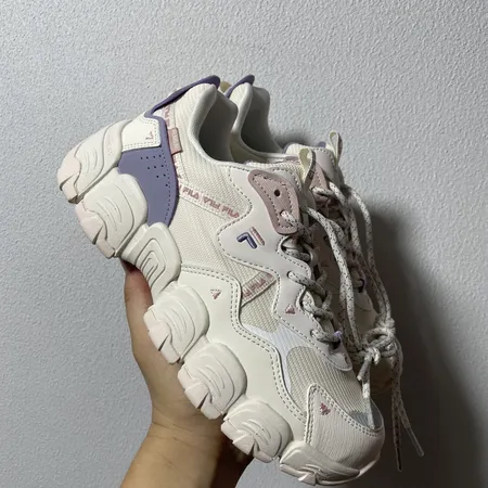 フィラ スニーカー