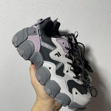 フィラ スニーカー