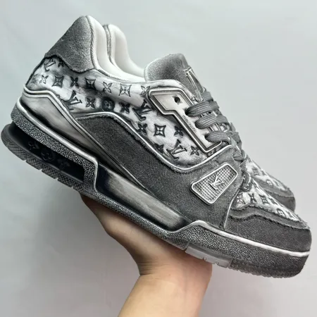 ルイヴィトン カジュアルシューズ