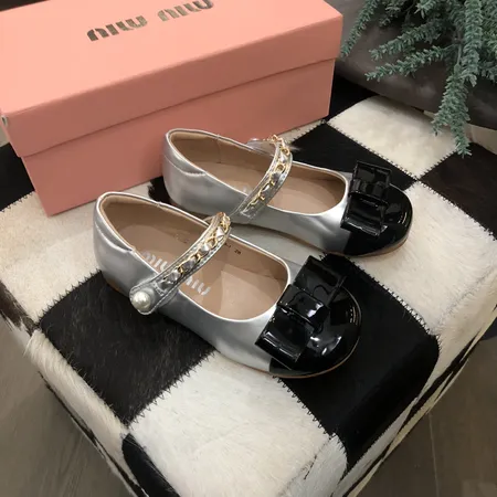 ミュウミュウ ビジネスシューズ