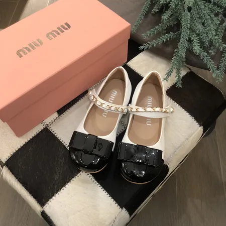 ミュウミュウ ビジネスシューズ