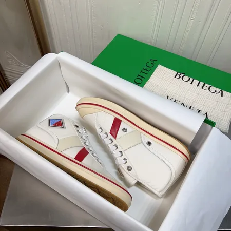 ボッテガ ヴェネタ カジュアルシューズ