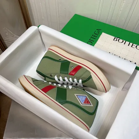 ボッテガ ヴェネタ カジュアルシューズ