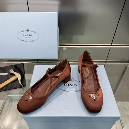 プラダ サンダル