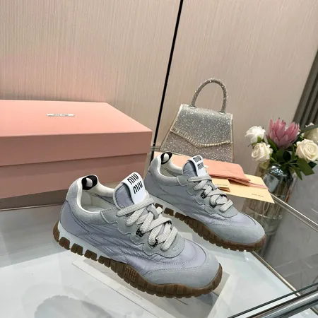 ミュウミュウ スニーカー