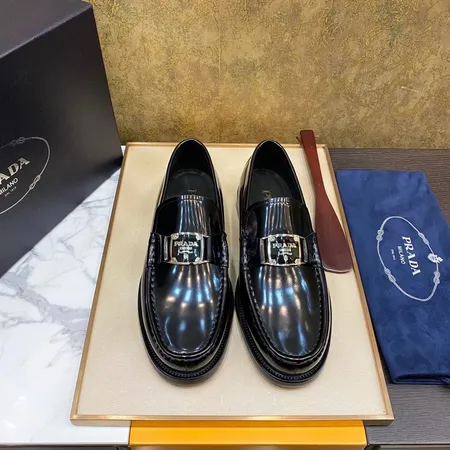 プラダ ビジネスシューズ