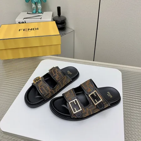 フェンディ スリッパ