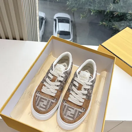 フェンディ カジュアルシューズ