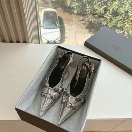 バレンシアガ サンダル