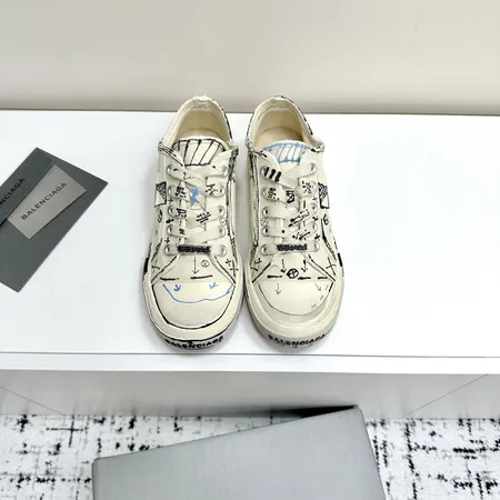 バレンシアガ カジュアルシューズ