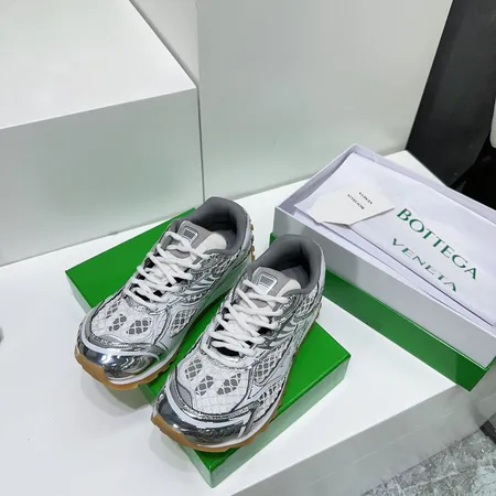 ボッテガ ヴェネタ スニーカー