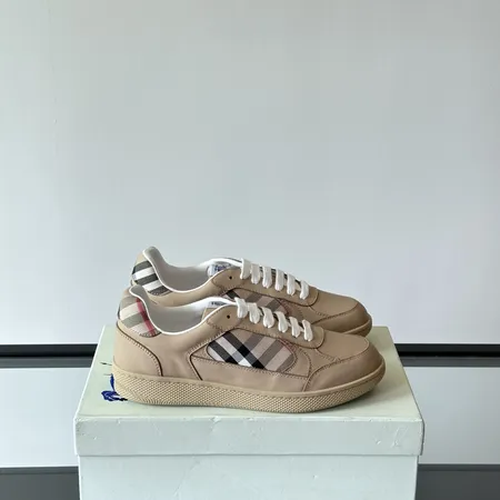 バーバリー ス カジュアルシューズ