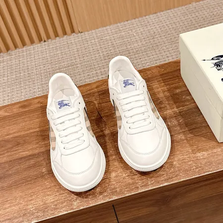 バーバリー ス カジュアルシューズ