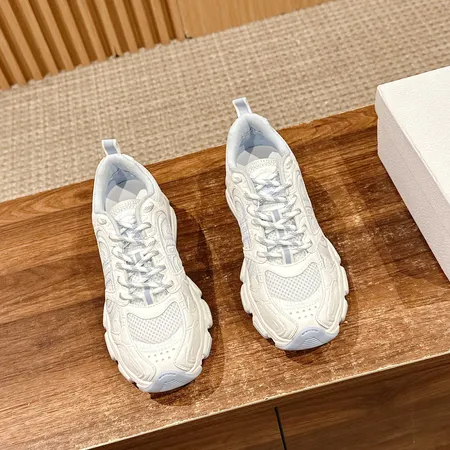 ディオール スニーカー