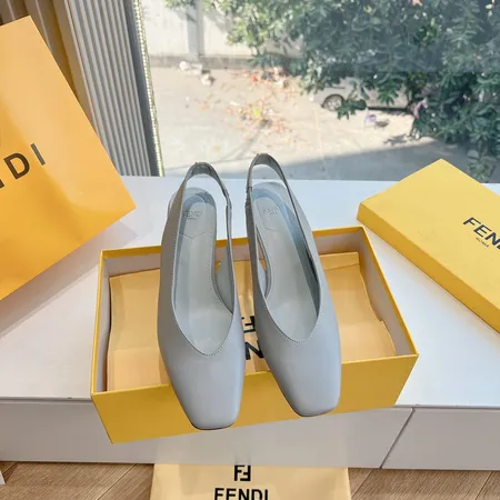 フェンディ サンダル