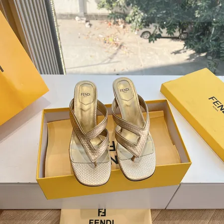 フェンディ サンダル