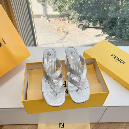 フェンディ サンダル