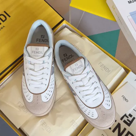 フェンディ カジュアルシューズ