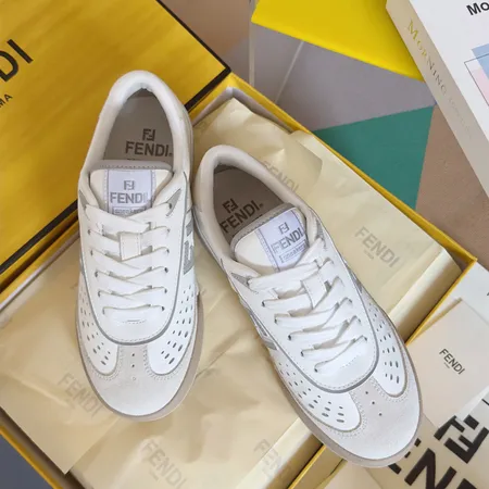 フェンディ カジュアルシューズ