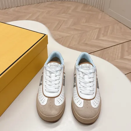 フェンディ カジュアルシューズ