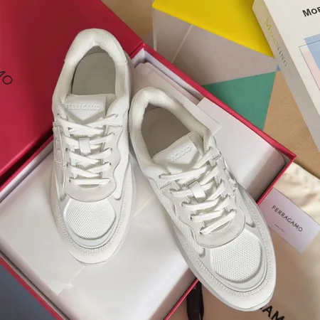 フェラガモ スニーカー