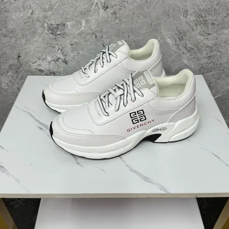 ジバンシィ スニーカー