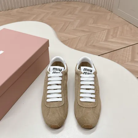 ミュウミュウ カジュアルシューズ