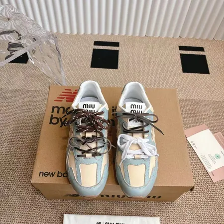 ミュウミュウ スニーカー
