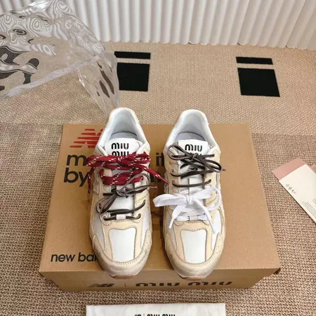 ミュウミュウ スニーカー