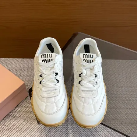 ミュウミュウ スニーカー