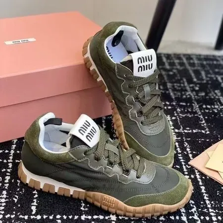 ミュウミュウ スニーカー