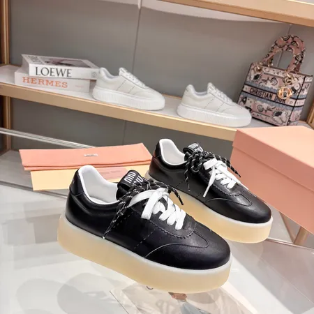 ミュウミュウ カジュアルシューズ