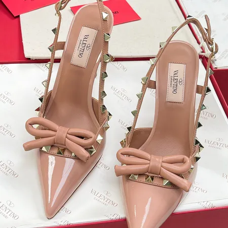 ヴァレンティノ サンダル