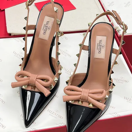 ヴァレンティノ サンダル