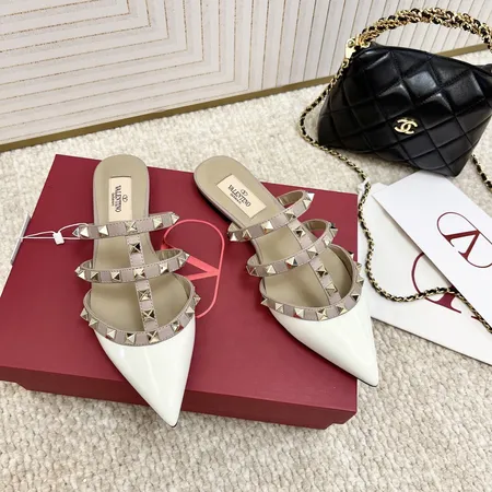 ヴァレンティノ スリッパ