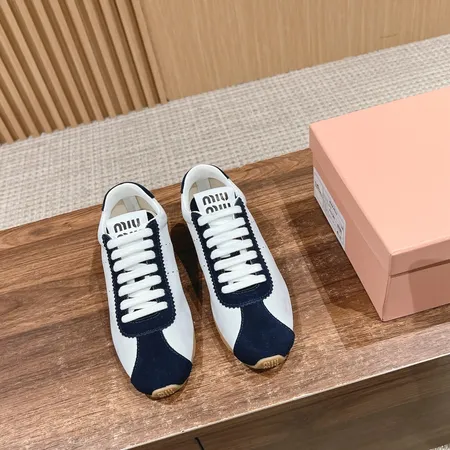ミュウミュウ カジュアルシューズ