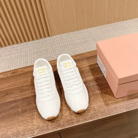 ミュウミュウ カジュアルシューズ