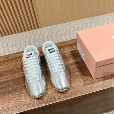 ミュウミュウ カジュアルシューズ