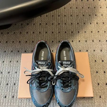 ミュウミュウ カジュアルシューズ